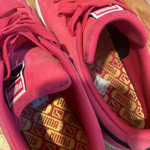 Puma suede mens size 13 lightly worn. Pink black white - Picture 9 of 10